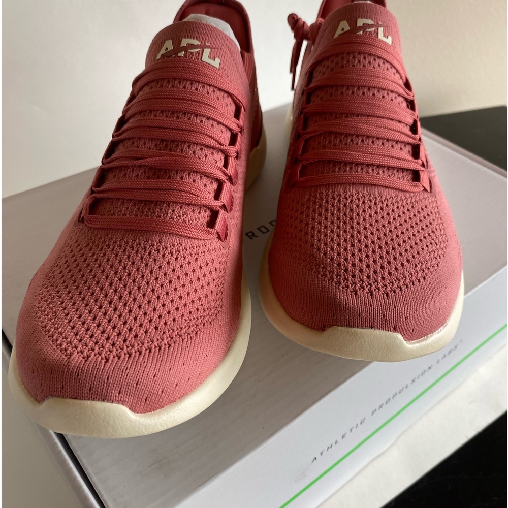 APL Techloom Breeze. Cedar/Pristine